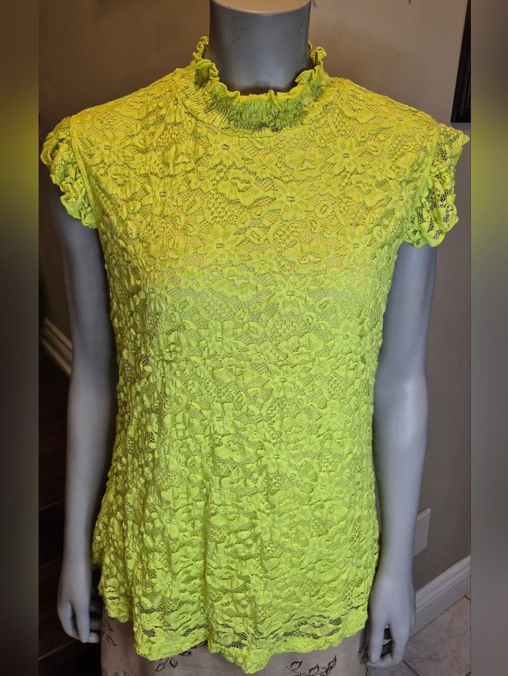 Lace Ruffle Neck Sleeveless Top - Neon Yellow